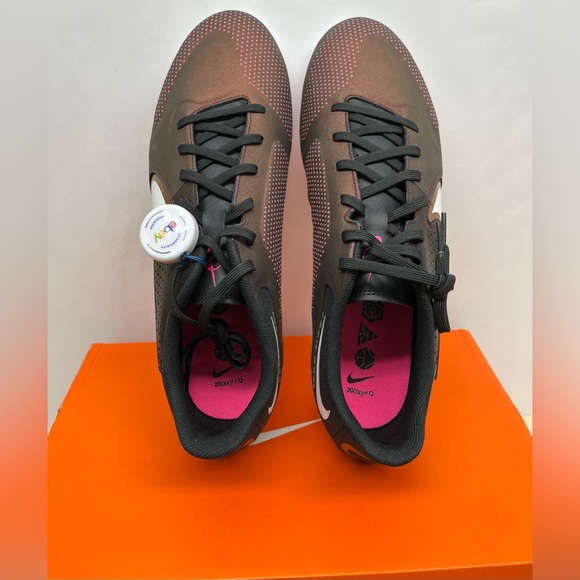 Men’s Nike Soccer Cleats - Picture 5 of 8